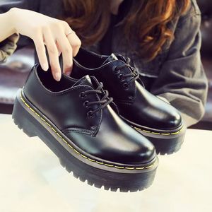 Elegantes Zapatos Deportivos Planos de Ballet con Suela Gruesa Antideslizante, Diseño de Lujo, Estilo Vintage Negro, Punta Redonda, Económicos para Hombre y Mujer - Product Image 1