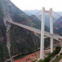 Pont suspendu en câble d'acier préfabriqué au design moderne, garantie 5 ans, idéal pour les supermarchés et centres commerciaux