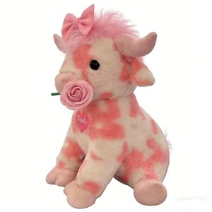 Lindo Peluche de Vaca Highland con Estampado Tie Dye Rosa, Animal de Peluche con Lazo, Bordado de Corazón de Rosa, Regalo de San Valentín para Niñas - Product Image 4