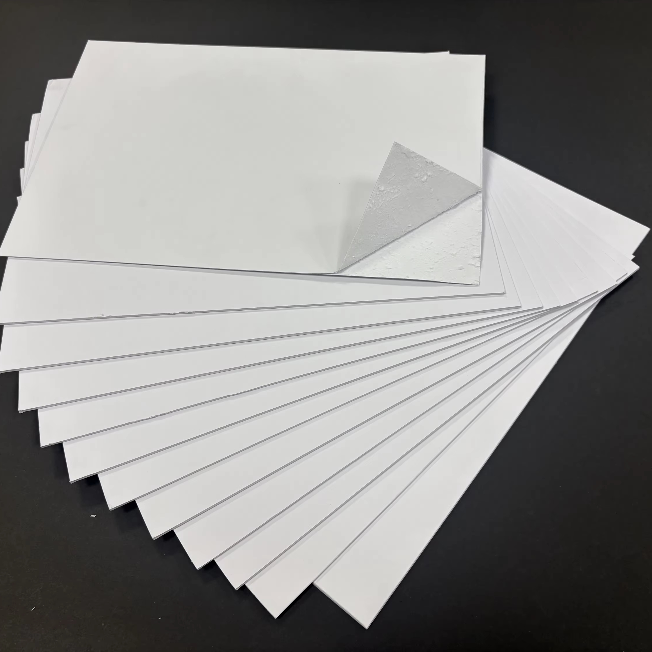 White Paperboard 1mm-10mm Thickness Made From Wood Pulp and Offset White Paper Durable and Sturdy