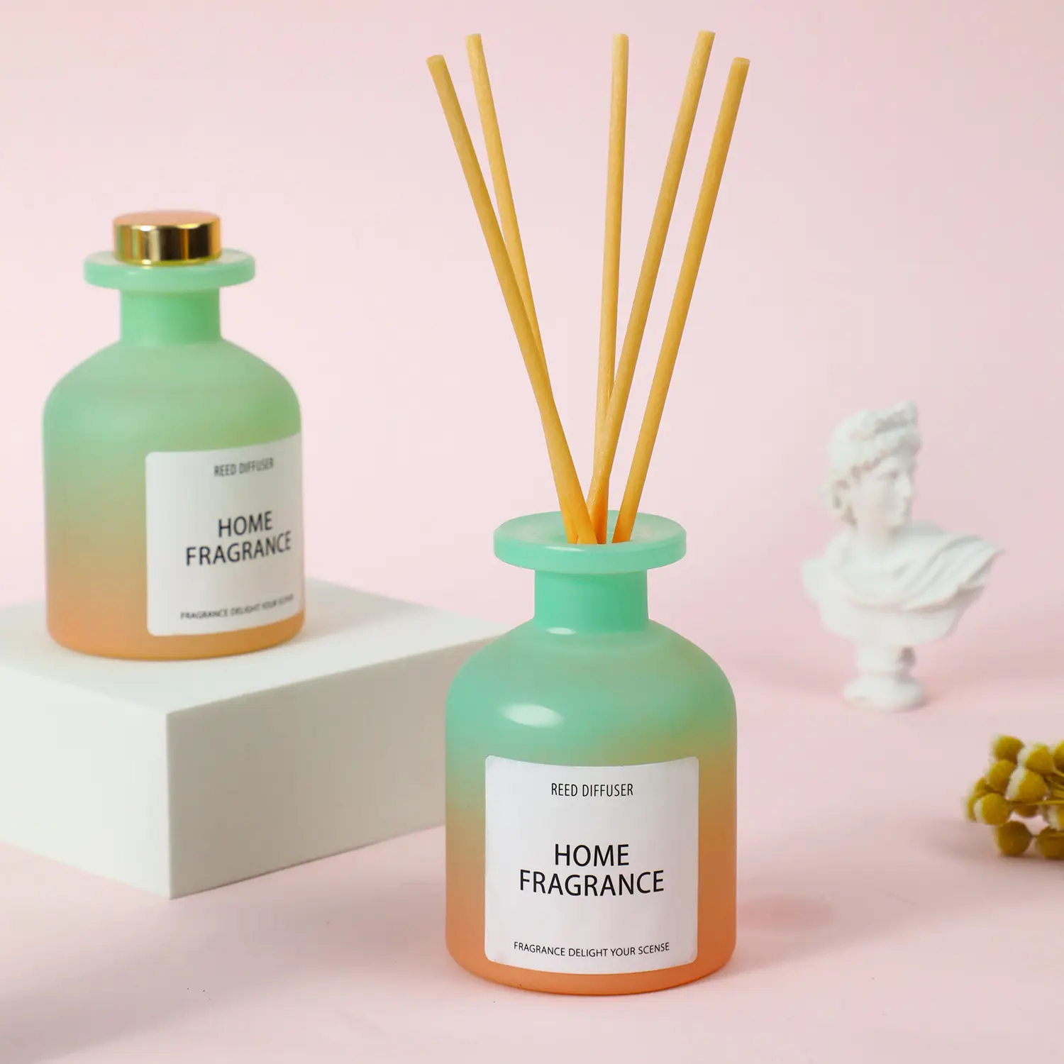 Wholesale elegant gift custom Label Home Fragrance gradient glass bottle rattan sticks aroma reed diffuser