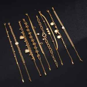 18K 镀金时尚手链 - 批发罗马数字锆石心形吊坠手链 - 时尚百搭礼品手链 - Product Image 1