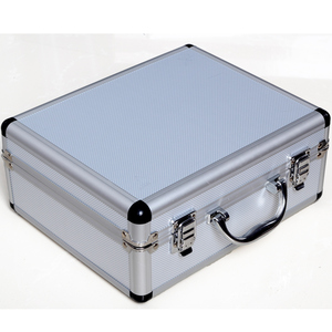 Micro thu âm cầm tay có dây YARMEE YR01, khử tiếng ồn, dành cho phòng thu âm nhạc, chất liệu kim loại và nhựa bền bỉ - Product Image 6