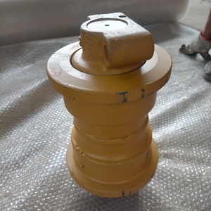 Rouleau supérieur compatible pour excavatrices Komatsu PC210-6, PC270, PC300-1, PC220, PC400-1, PC350-8, PC250, PC280, PC340, PC360-7 - Product Image 2