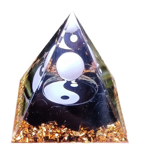 <b>Crystal</b> <b>Chip</b> Pyramid Resin Epoxy Craft Desktop Ornament Black And White Tai Chi Pattern Home Decoration Artistic Gift - Product Image 5