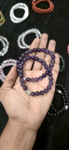 Pulsera de cuentas de amatista natural con dije de Buda, pulsera elástica de piedras preciosas, regalo espiritual, venta al por mayor - Product Image 3