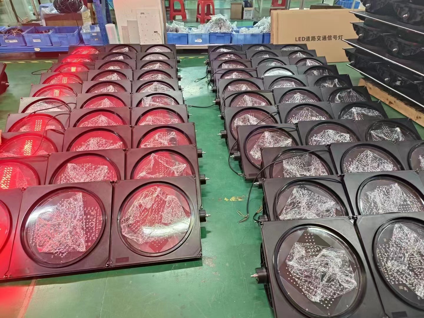LED 信号電材 車両用信号灯器 青矢印　黄ユニット　未使用品 信号機300 mmサイズ赤黄緑ボールLED道路矢印赤黄緑色LED信号機