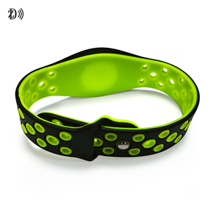 HF Mifare ntag NFC RFID สายรัดข้อมือซิลิโคนโลโก้กำหนดสีเอง <span class=keywords><strong>QR</strong></span> <span class=keywords><strong>Code</strong></span> สำหรับยิมและสายรัดข้อมือสำหรับเล่นกีฬา - Product Image 4
