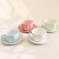 Élégant ensemble tasse et soucoupe en porcelaine fine rose gaufrée, design en relief écologique, pour le thé de l'après-midi, cadeau pour la maison et la table