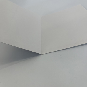 Carte postale de luxe personnalisée avec logo en feuille d'aluminium, impression recto-verso, papier cartonné épais - Product Image 3