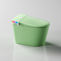 WC intelligent de luxe en céramique colorée avec chasse d'eau automatique, à poser au sol, et télécommande