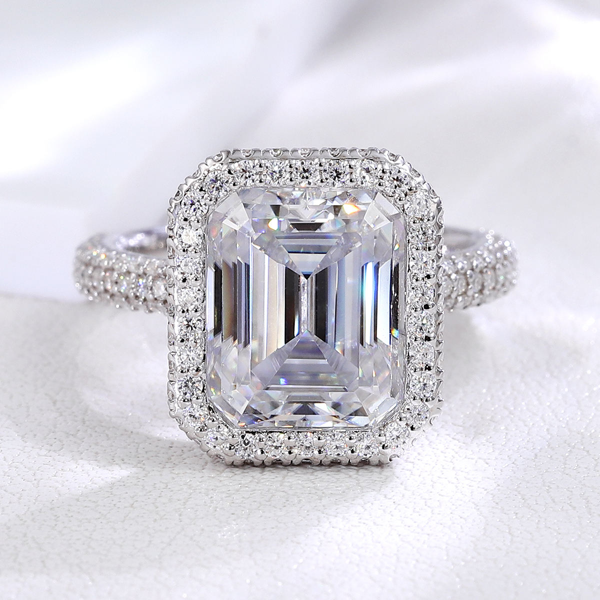 แหวนมอยซาไนต์ทองแท้ 18K