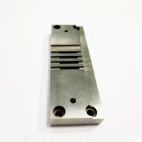 Service d'usinage CNC avec brochage par électroérosion à fil pour pièces métalliques en aluminium, laiton et acier inoxydable - Usinage de précision