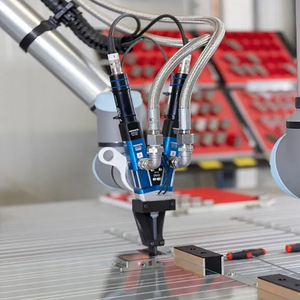 Robot collaboratif à six axes UR16e, charge utile de 16 kg, rayon d'action de 900 mm, pour l'emballage, la distribution, le meulage, IP54 - Product Image 4