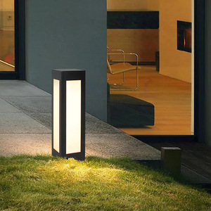 Lámpara Solar LED para Jardín, Poste de Aluminio Negro, IP66, 3500K, Luz Blanca Cálida, Pantalla Metálica, Sensor de Movimiento, Garantía de 10 Años, Lámpara para Exteriores - Product Image 4