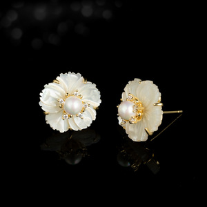 MUYU Flower Stud <b>Earrings</b> With Pearl Center 14k Gold <b>Post</b> Wedding Elegant Fashionable - Product Image 2