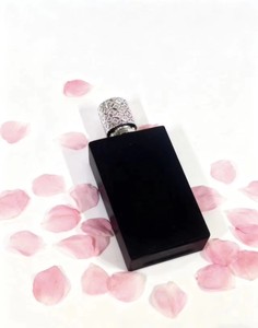 Eau de Parfum Unisex en Spray con Aroma Floral Frutal Fresco, Fórmula Ecológica de Larga Duración para Uso Diario, para Hombres y Mujeres - Product Image 3