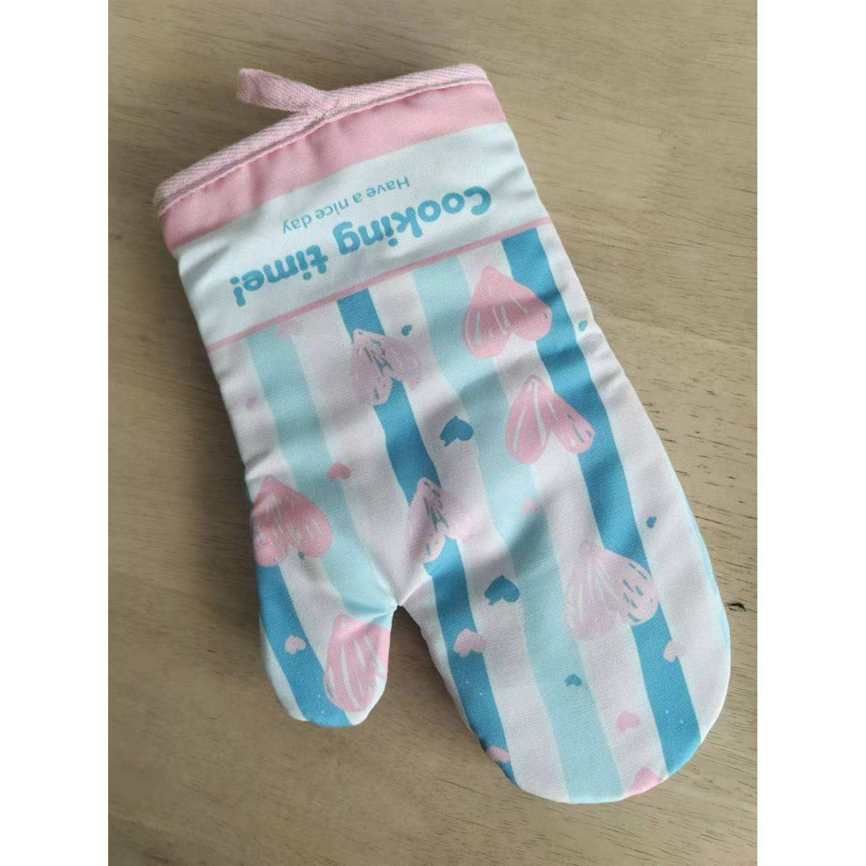 เบาะรองนั่งสีแดง