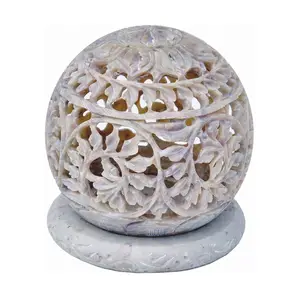 陶瓷茶光持有人手工雕刻 Tealight 持有人球形由 Soapstone 与复杂的 Tendril Openwork 制成