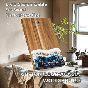 Planche à charcuterie en bois d'acacia avec logo personnalisable MIDAS, anneau en acier durable, résine époxy bleue, pour viande, fromage, pain, légumes - Product Image 2