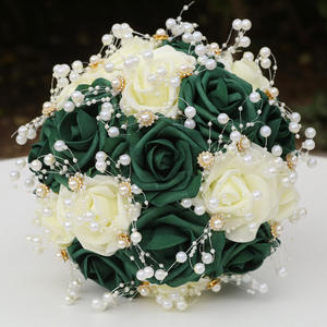 Bouquet de mariage de style vert et naturel avec des roses en cristal et des perles, bouquet de fleurs artificielles pour la mariée et les demoiselles d'honneur - Product Image 5
