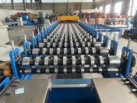 Machine de formage de tuiles de toit trapézoïdales en aluminium avec boîte de vitesses, contrôle PLC, largeur d'alimentation de 1000 mm, fonctionnement automatique, 380V