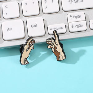 Maestro renacentista Miguel Ángel Adán y <span class=keywords><strong>Dios</strong></span> manos solapa pin insignia artista regalos broche personalizado manos forma esmalte metal PIN - Product Image 2