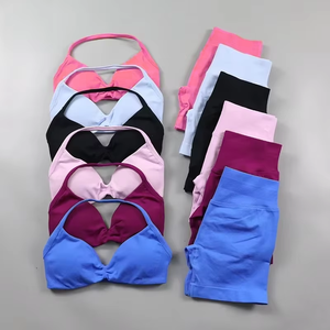 Conjunto <span class=keywords><strong>de</strong></span> <span class=keywords><strong>yoga</strong></span> sin costuras fruncido para mujer, sujetador deportivo halter con tirantes y shorts <span class=keywords><strong>de</strong></span> gimnasio con efecto fruncido, marca privada, MOQ bajo - Product Image 1