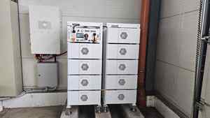 Système d'énergie <span class=keywords><strong>solaire</strong></span> hybride complet à <span class=keywords><strong>prix</strong></span> avantageux et de haute qualité 30KW 50KW 80KW 100KW 125KW avec panneaux solaires et batterie au lithium - Product Image 6