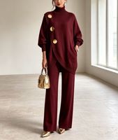 Ensemble deux pièces tricoté pour femme, style européen et américain, collection Automne/Hiver 2026, avec pull à col roulé et pantalon ample au niveau des genoux, élégant