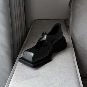 Bailarinas de Punta Cuadrada Estilo Francés para Mujer, de Cuero Genuino, Impermeables, Ligeras, Retro, Acabado Mate, con una Sola Correa y Punta Cerrada - Product Image 3