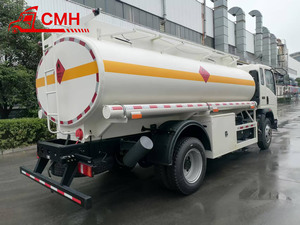 Camion-citerne SINOTRUK HOWO de haute qualité 4*2 avec réservoir de 10m³, 2 compartiments et buse de remplissage/distributeur de carburant, <span class=keywords><strong>prix</strong></span> bas à vendre. - Product Image 5