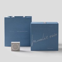 Boîte cadeau en papier mat de luxe personnalisée, petite série, rigide, portable, en matériaux recyclés, avec doublure en éponge, poignée et compartiment intérieur