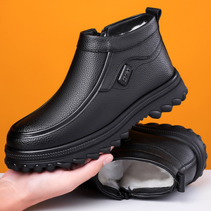 Botas de nieve para hombre, de cuero negro, forradas de lana, estilo slip-on de caña alta, zapatos cálidos para uso en exteriores. - Product Image 2