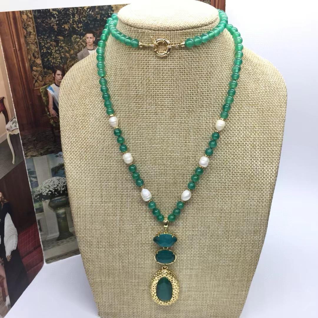 สีเขียว