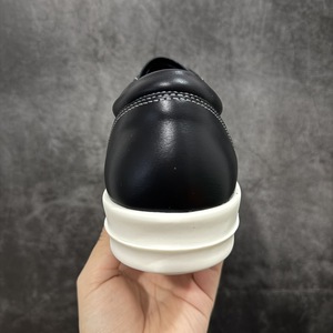 Chaussures décontractées pour hommes de qualité supérieure - nouveau style en noir, conçues par un designer renommé, élégantes pour la marche. - Product Image 3