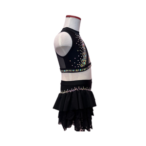 El vestido de ballet Black Glam está hecho de nailon y spandex, lo que le da flexibilidad y un brillo lujoso para tu actuación de danza. - Product Image 1