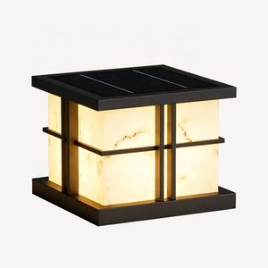 Lampe de poteau extérieure LED solaire/électrique moderne minimaliste IP65 étanche pour jardin et aménagement paysager - Product Image 1