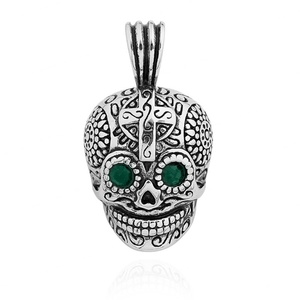 Collar con Colgante de Calavera de Acero Inoxidable con Cuentas Verdes para Hombre, Estilo Punk - Product Image 6