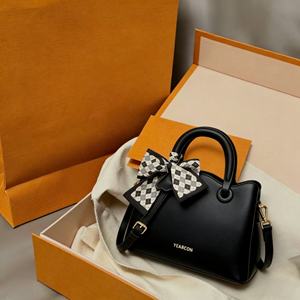 Sacs à main et sacs à bandoulière pour femmes de créateurs, vente en gros d'usine, tendance et rétro, de haute qualité - Product Image 1