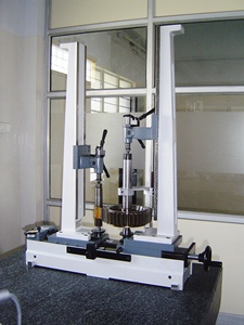 Kudale Instruments Pvt. Probador de Rodillos de Engranajes Manuales de la marca Ltd, Rango de 60 a 350 a 1000 mm, Modelo 41826 GRT con - Product Image 2