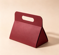 Boîte Cadeau Rectangulaire Rigide Recyclable Imprimée en Quatre Couleurs avec Fermeture Magnétique et Poignée Intégrée pour Bonbons, Chocolats, Mariages