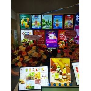 OEM/ODM Acrylic & Metal Signs Customized Size VN Durable <b>Large</b> Format Rectangle Shape Promotional Activities - Product Image 3