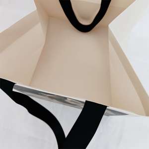 Sac en papier pour transporter des fleurs - Product Image 2