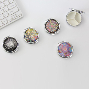 Promotional Metal Pill Keychain, Custom Logo 3 Compartment Round Medicine Pill Case Portable Small Metal Pill Box Keychains/