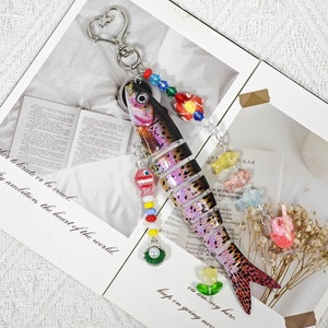 Porte-clés créatif en forme de poisson segmenté avec breloques étoile et cœur, pendentif de sac à dos et cordon de téléphone mignon style appât de pêche - Product Image 4