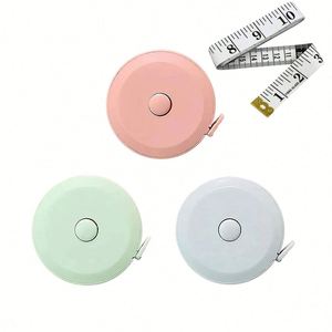 Cinta Métrica Retráctil de Doble Cara de 60 Pulgadas, Flexible, para Manualidades, Tela, Costura, Sastrería y Medición Corporal - Product Image 1