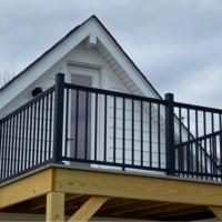 Rampe de terrasse en aluminium de qualité supérieure pour terrasse extérieure avec poteaux robustes et options de couleurs personnalisées