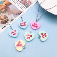 Breloques en résine en forme de cœur pour la fabrication de bijoux DIY, pendentifs lettres pastel pour boucles d'oreilles et colliers de la Saint-Valentin, vente en gros
