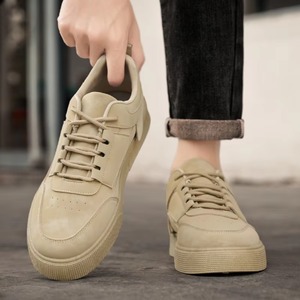 Los nuevos zapatos urbanos de caña baja para hombre son zapatillas deportivas versátiles. - Product Image 5